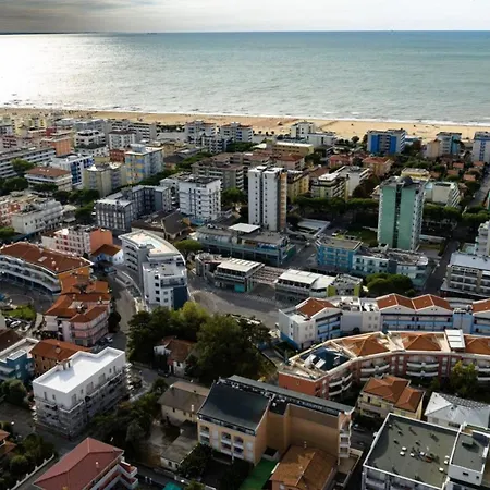 One Bedroom Flat In A With A Pool Apartmán Bibione